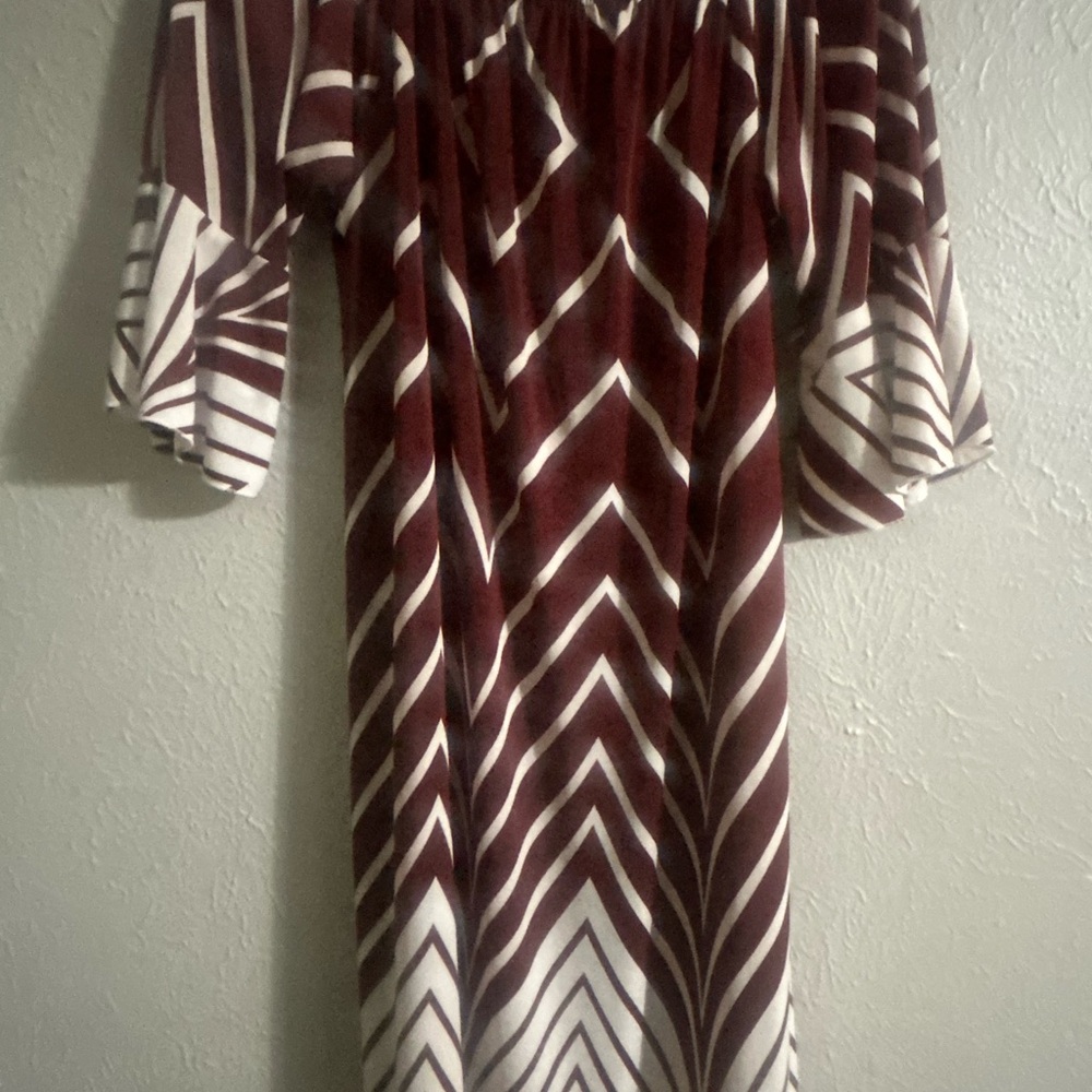 Elegant Burgundy and White Chevron Long Sleeve Dress